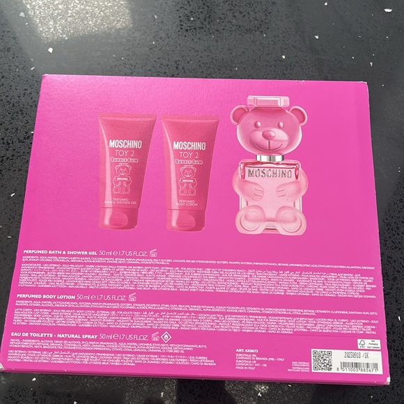 Moschino Bubble Gum Perfume - Picture 8 of 8